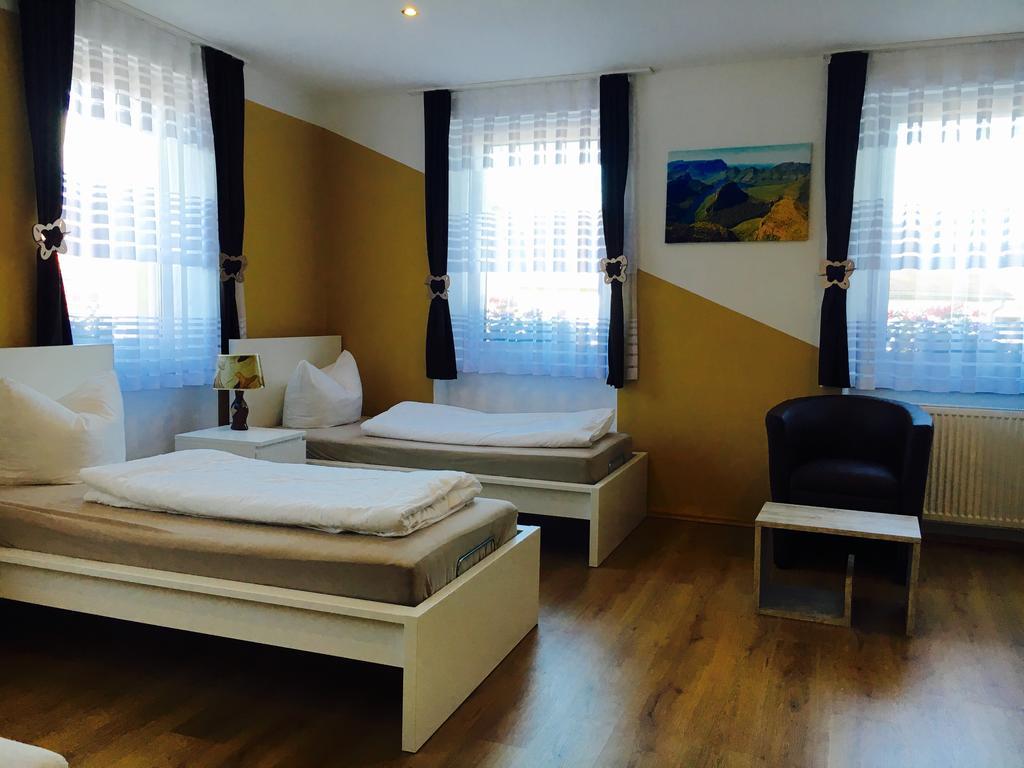 Arb Pension Gmbh Herchsheim Екстер'єр фото